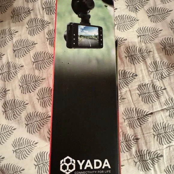 Yada 1080P Roadcam with SanDisk 32GB microSD Card - Picture 5 of 10